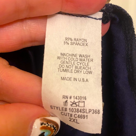 NWT Colorblock Racerback, navy pattern - Picture 4 of 5